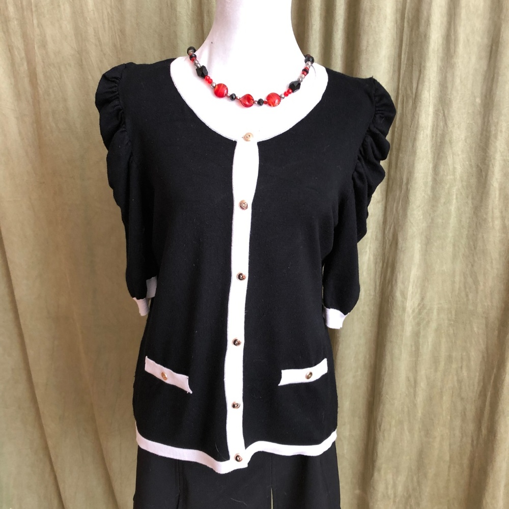 ☘️☘️ Carolyn Taylor black & white Cardigan ☘️☘️ - Picture 2 of 7